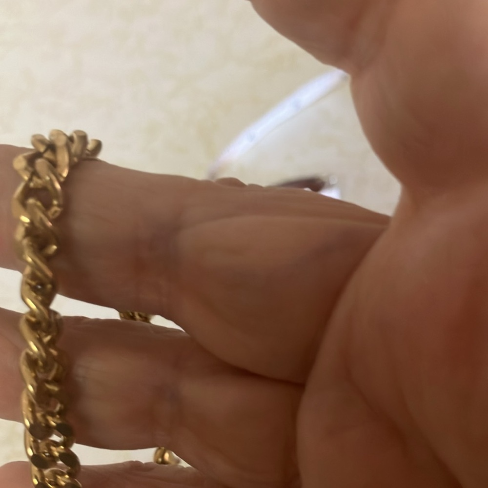 Gold Chain Bracelet - Picture 2 of 3